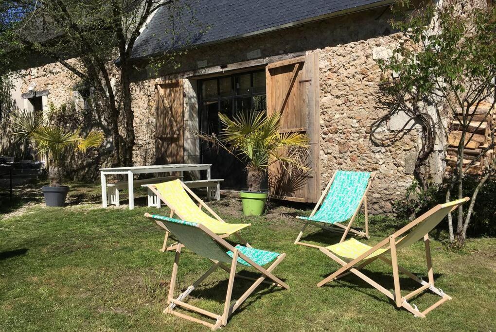 Le Clos Du Tilleul Fabuleuse Propriete 15 A 30 Pers Piscine Au Coeur D'Un Charmant Village Thilouze Exterior foto